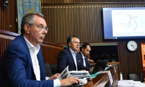 L'assessore regionale alle Infrastrutture e territorio Graziano Pizzimenti durante i lavori della IV Commissione