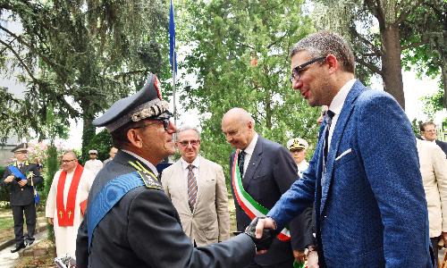 L'assessore regionale Roberti saluta il comandante Iovino