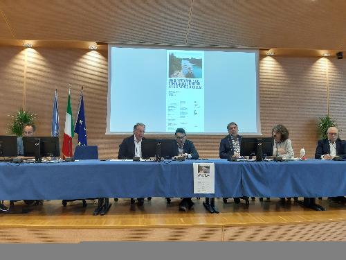L’assessore regionale alla Difesa dell’ambiente, energia e sviluppo sostenibile, Fabio Scoccimarro,interviene al Tavolo regionale dei contratti di fiume del Friuli Venezia Giulia.