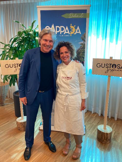 L'assessore regionale alle Attività produttive e Turismo, Sergio Emidio Bini, con la chef stellata Fabrizia Meroi.