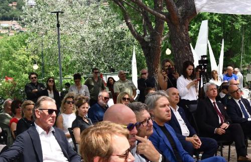 Grande partecipazione per la conferenza stampa di presentazione della Barcolana numero 54. Nella foto in primo piano in basso a sinistra l'assessore alla Difesa dell'ambiente Fabio Scoccimarro. 