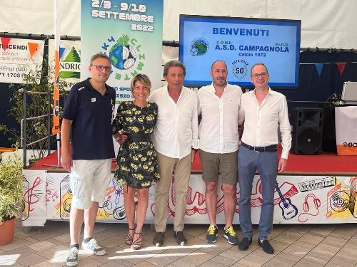 L'assessore regionale Barbara Zilli con il presidente del Campagnola Stefano Marmai, il presidente della Lega Nazionale Dilettanti FVG Ermes Canciani, il sindaco di Gemona Roberto Revelant, il presidente della Comunità di Montagna del Gemonese Alessandro Marangoni