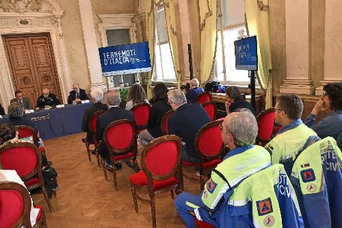 Il governatore della Regione Massimiliano Fedriga e il vicegovernatore con delega alla Protezione civile, Riccardo Riccardi, alla presentazione della mostra "Terremoti d'Italia", ideata dal Dipartimento di Protezione civile della Presidenza del consiglio dei ministri, rappresentata dal capo dipartimento Fabrizio Curcio, e organizzata dell'Università di Trieste, rappresentata dal rettore Roberto Di Lenarda.