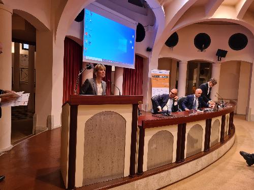 L'intervento dell'assessore regionale alle Finanze Barbara Zilli al convegno svoltosi a Pordenone