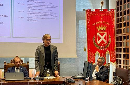 L'intervento dell'assessore regionale Sergio Emidio Bini al convegno organizzato da Confesercenti Udine a San Daniele del Friuli
