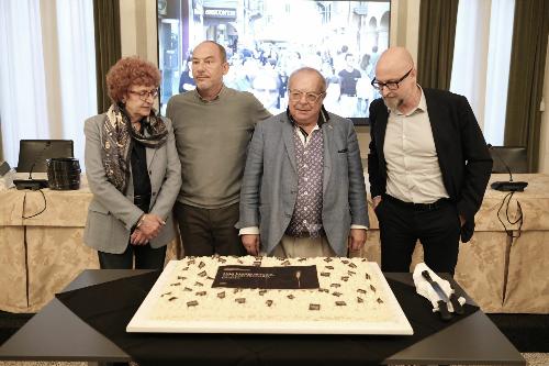 La torta celebrativa dell'edizione 2022 di pordenonelegge