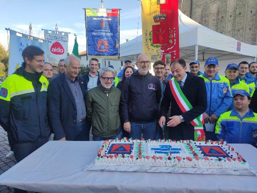 Il vicegovernatore del Friuli Venezia Giulia Riccardo Riccardi a Pravisdomini in occasione della cerimonia per i 25 anni di fondazione della squadra comunale di Protezione civile