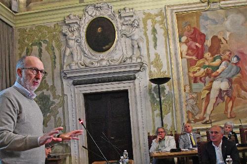 Il vicegovernatore Riccardo Riccardi interviene al tavolo del sistema di emergenza-urgenza organizzato a Udine