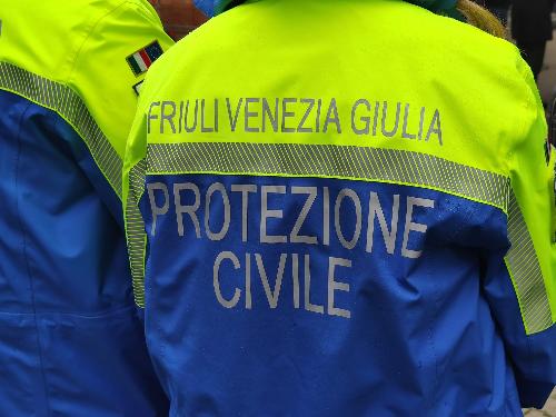Le divise in dotazione alle squadre di volontari della Protezione civile del FriulI venezia Giulia