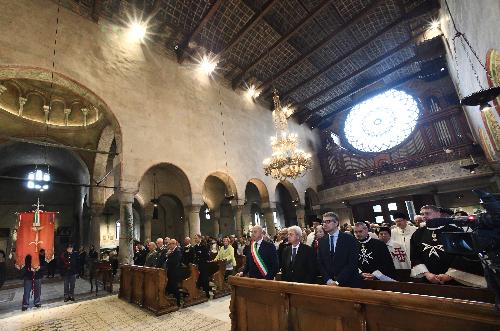 Le autorità tra cui l'assessore regionale alle Autonomie locali Pierpaolo Roberti in prima fila alla S. Messa di S. Giusto a Trieste