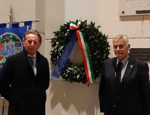 L'assessore Fabio Scoccimarro alle celebrazioni della Lega nazionale a Trieste in memoria dei Caduti del'53