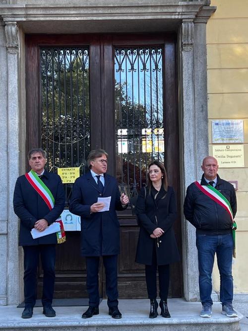 I discorsi ufficiali alla presenza del vicesindaco Ezio Simonin, l'assessore Bini, la consigliera regionale Maddalena Spagnolo 