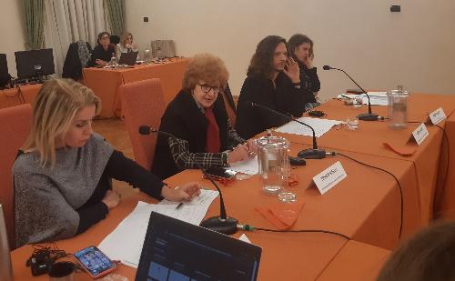 L'assessore regionale Gibelli mentre interviene alla tavola rotonda