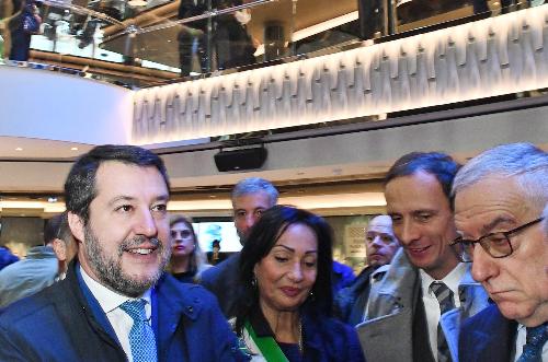 Il vicepremier e ministro delle Infrastrutture Matteo Salvini con il sindaco di Monfalcone Annamaria Cisint, il governatore Massimiliano Fedriga e il presidente di Fincantieri Pierroberto Folgiero