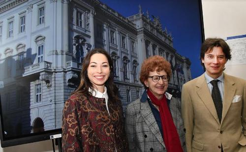 Da sinistra la campionessa di scherma Mara Navarria, l'assessore Tiziana Gibelli e il presidente del Teatro Stabile del Friuli Venezia Giulia Francesco Granbassi.