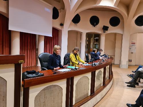 L'assessore alle Finenze Barbara Zilli durante l'incontro sul Pnrr con i sindaci del Friuli occidentale a Pordenone