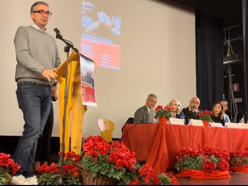 L’assessore regionale alla Sicurezza Pierpaolo Roberti durante il proprio intervento alla all’evento "Prima che accada. La prevenzione della violenza di genere e della violenza assistita per la tutela di donne e minori" tenutosi a Grado.
