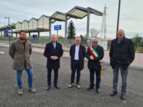 L'assessore Zannier (al centro) a Udine per l'inaugurazione della nuova area di interscambio presso la stazione ferroviaria di San Gottardo