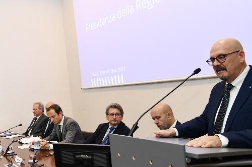 L'assessore al Patrimonio e Demanio Sebastiano Callari introduce la conferenza stampa per la firma dell'Accordo di programma sul Porto Vecchio di Trieste