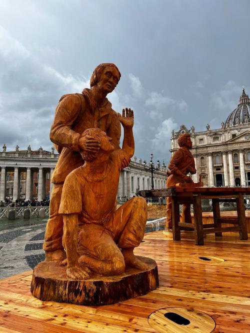 Un particolare del presepe di Sutrio in piazza San Pietro