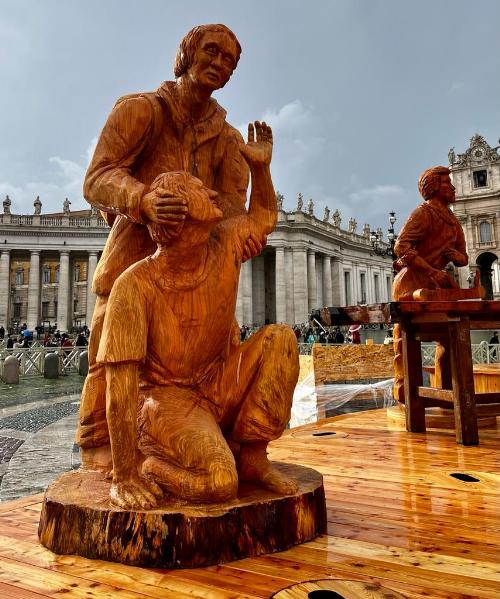 Un particolare del presepe di Sutrio in piazza San Pietro