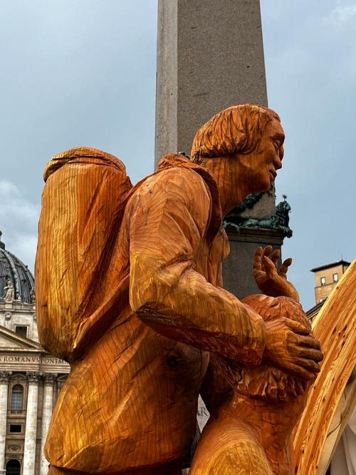 Un particolare del presepe di Sutrio in piazza San Pietro