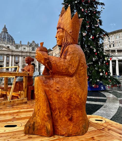 Un particolare del presepe di Sutrio in piazza San Pietro