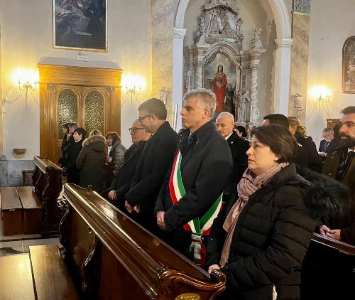 L’assessore regionale alla Sicurezza Pierpaolo Roberti (il secondo da sinistra) alla santa Messa celebrata in memoria dell’ispettore della Squadra mobile della Polizia di Stato Luigi Vitulli nella chiesa della Beata Vergine del Soccorso