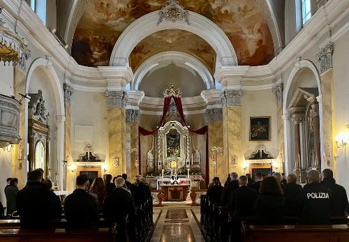 La santa Messa celebrata in memoria dell’ispettore della Squadra mobile della Polizia di Stato Luigi Vitulli nella chiesa della Beata Vergine del Soccorso