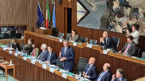 l’assessore regionale alla Sicurezza Pierpaolo Roberti nel corso del convegno "I beni confiscati alla criminalità", organizzato dall’Osservatorio regionale antimafia e dal Consiglio regionale, al quale hanno partecipato, tra gli altri, il procuratore capo della Procura della Repubblica di Trieste Antonio De Nicolo, il sottosegretario del Ministero dell’Interno Emanuele Prisco, il prefetto di Trieste Annunziato Vardè, il presidente del Consiglio regionale Piero Mauro Zanin, il presidente dell’Osservatorio antimafia Enrico Sbriglia, i professori Gian Paolo Dolso, Elena D’Orlando e Giuseppe Mosconi delle università di Trieste, Udine e Padova, il presidente di Anci Fvg Dorino Favot.
