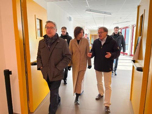 L'assessore regionale Alessia Rosolen con il dirigente scolastico del liceo Marinelli, Stefano Stefanel, e il commissario dell'Edr Augusto Viola.