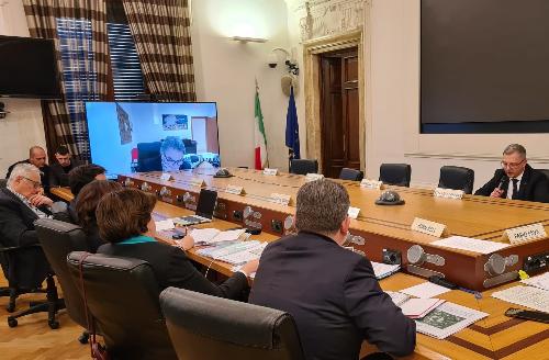 L'assessore regionale Stefano Zannier interviene durante il workshop suille sinergie per i Fondi europei alla Presidenza del Consilgio dei ministri