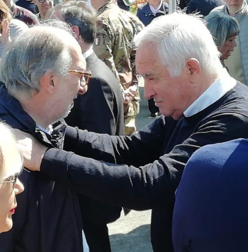 Il vicegovernatore Riccardo Riccardi in una foto con Enzo Cainero