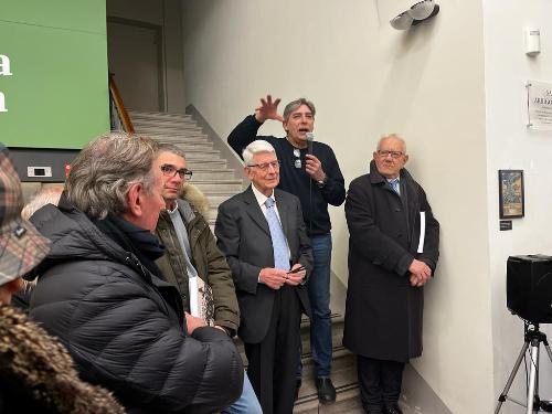 Gli assessori regionali Roberti e Scoccimarro all'inaugurazione della mostra "IN ESILIO. Atmosfere e propagande ...diverse", realizzata dall'Irci in occasione della ricorrenza del Giorno del Ricordo, all'interno del Civico Museo della Civiltà Istriana Fiumana e Dalmata di Trieste.
