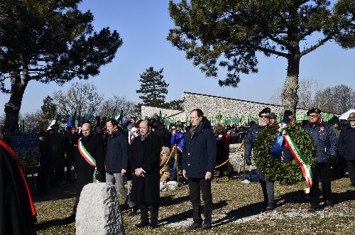 Il governatore del Friuli Venezia Giulia Massimilliano Fedriga durante la celebrazione del Giorno del ricordo al Monumento nazionale della foiba di Basovizza, alla quale hanno partecipato le più alte cariche istituzionali, tra cui il ministro per i Rapporti con il Parlamento Luca Ciriani, il sindaco di Trieste Roberto Dipiazza, il vescovo di Trieste monsignor Giampaolo Crepaldi, numerosi parlamentari, gli assessori regionali Pierpaolo Roberti, Alessia Rosolen e Fabio Scoccimarro, il presidente del Consiglio regionale Piero Mauro Zanin e i rappresentanti della associazioni degli esuli istriani, fiumani e dalmati.
