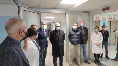 Il vicegovernatore Riccardo Riccardi (al centro della foto) al Punto di primo intervento di Cividale 
