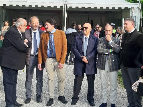 L'assessore regionale al Patrimonio Sebastiano Callari, al centro della foto, all'inaugurazione a Gorizia della rassegna 'Contea profumi di cultura europea' 