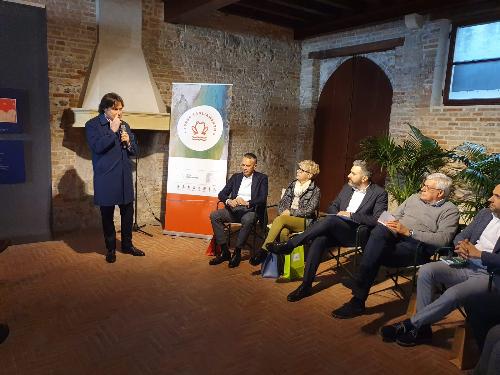 L'assessore regionale Sergio Emidio Bini al Castello di San Vito al Tagliamento per la presentazione della guida turistica Terre Tagliamento
