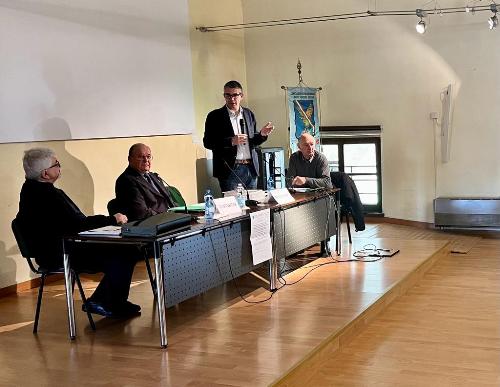 L'assessore regionale alle Autonomie locali Pierpaolo Roberti, alla Villa Manin di Passariano di Codroipo, all'assemblea annuale dell'Associazione sindaci emeriti del Friuli Venezia Giulia.