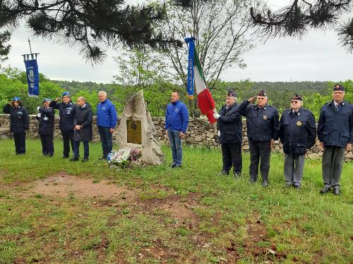 L'assessore Pierpaolo Roberti alla cerimonia a Basovizza per ricordare i caduti delle Forze dell'ordine nell'ambito del Memorial Day organizzato dal Sindacato autonomo di Polizia