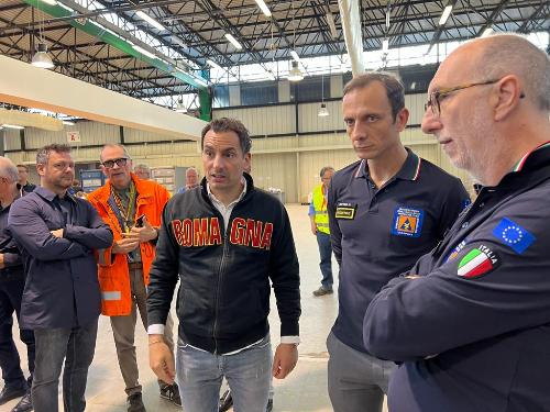 Il governatore Massimiliano Fedriga assieme all’assessore regionale alla Protezione civile Riccardo Riccardi incontra nel punto di raccolta della Fiera di Forlì i volontari della Protezione civile del Friuli Venezia Giulia impegnati nelle operazioni di aiuto nei territori colpiti dalle alluvioni in Emilia-Romagna.