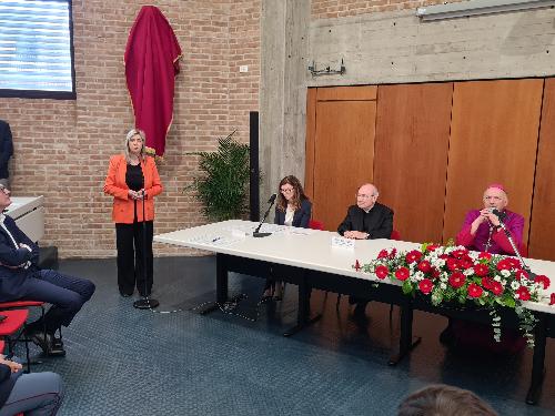 L'intervento dell'assessore Cristina Amirante durante la cerimonia di riapertura al pubblico, dopo i lavori, del Museo diocesano di arte sacra a Pordenone