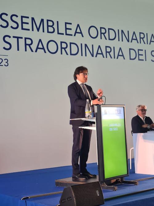 L'assessore regionale alle Attività produttive e turismo Sergio Emidio Bini all'Assemblea di Banca Ter