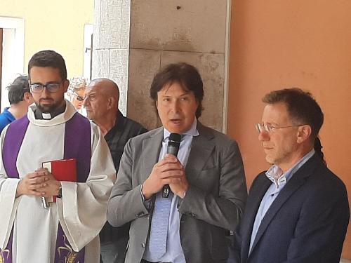 L'assessore regionale Sergio Emidio Bini prende la parola all'inaugurazione del nuovo infopoint di Muggia