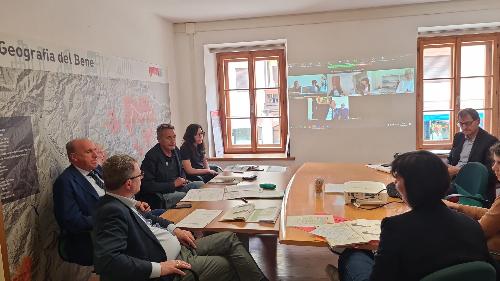 Stefano Zannier (secondo da sinistra) presiede il cda della Fondazione Dolomiti Unesco a Cortina d'Ampezzo