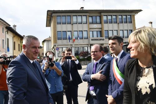 Il vicegovernatore Mario Anzil e l'assessore regionale alle Finanze, Barbara Zilli, con le autorità della Repubblica Serba di Bosnia ed Erzegovina e il sindaco di Coseano David Asquini.