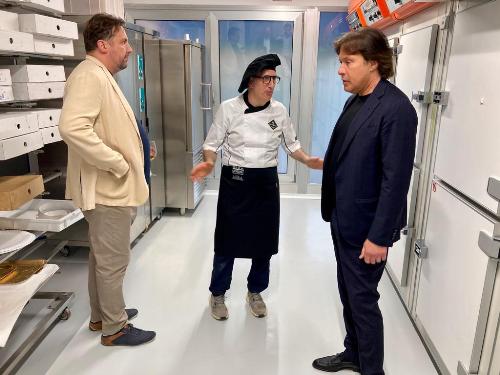 L'assessore Bini visita il laboratorio artigianale