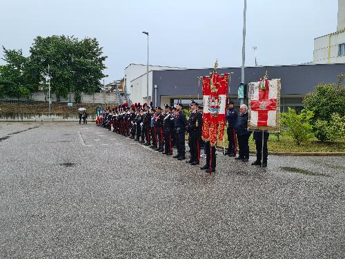 Un momento della cerimonia per i festeggiamenti dei 209 anni di fondazione dell'Arma dei Carabinieri nel Comando provinciale di Pordenone