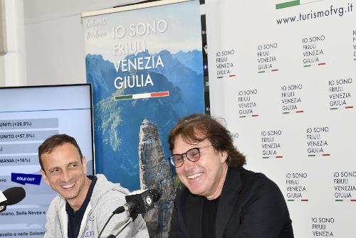 Il governatore Massimiliano Fedriga alla presentazione delle proposte turistiche 2023 in Friuli Venezia Giulia, assieme all’assessore regionale alle Attività produttive e turismo Sergio Emidio Bini.