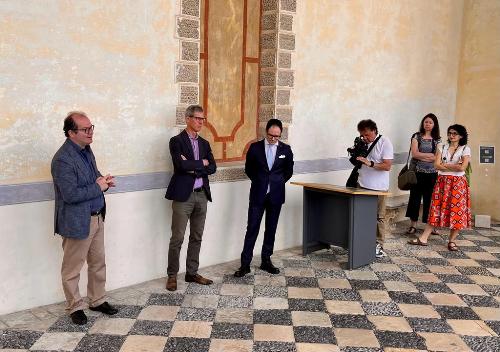 Il vicegovernatore del Friuli Venezia Giulia Mario Anzil durante la presentazione della mappa tattile che da oggi rende completamente fruibile Villa Manin agli ipovedenti.